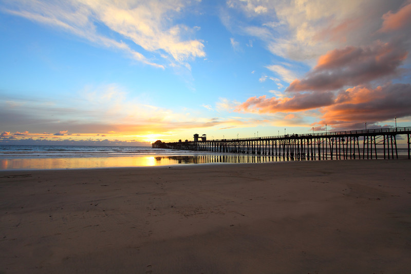 IMAGE: http://ckphotoonline.smugmug.com/Digital-Archive/City-Life/Oceanside-Pier/i-LW5wrbv/0/L/DPP07DC0C0F163536-L.jpg