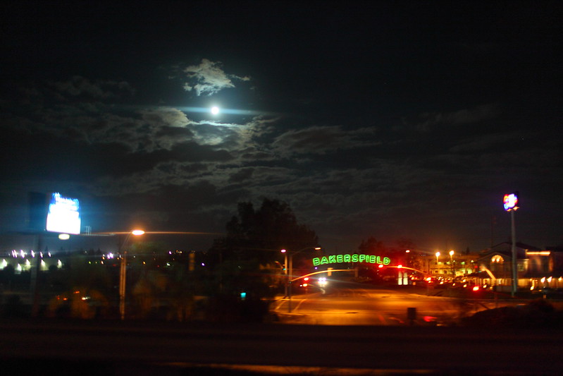 IMAGE: http://ckphotoonline.smugmug.com/Digital-Archive/Travel/On-the-Road/i-gDLGFgX/0/L/DPP_0007-L.jpg